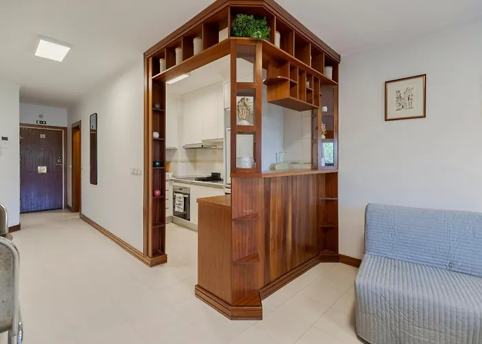 Regina House - By Y Concept Costa da Caparica